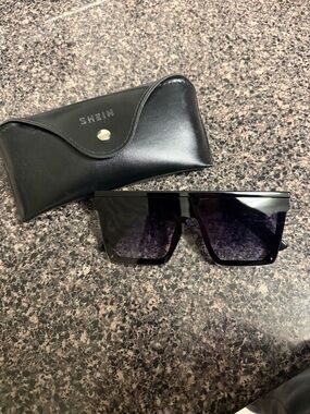 SHEIN Black Oversized Shield Sunglasses with Case